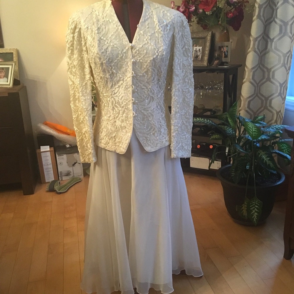 Elegant circular skirt  (listing is for skirt)